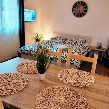 Studio Apartman Buteo Jasztrebarszka Kültér fotó