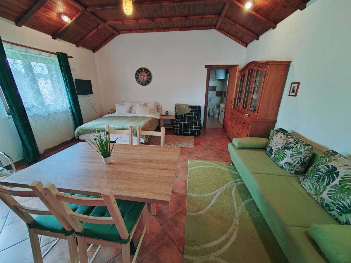 Studio Apartman Buteo Jasztrebarszka Kültér fotó