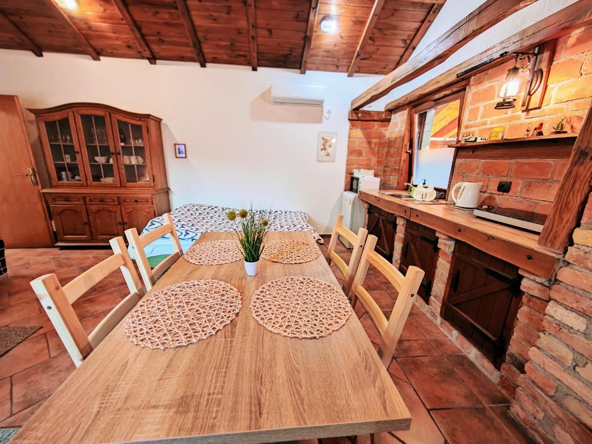 Studio Apartman Buteo Jasztrebarszka Kültér fotó