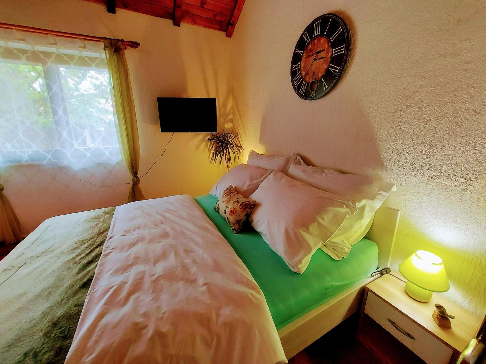 Studio Apartman Buteo Jasztrebarszka Kültér fotó